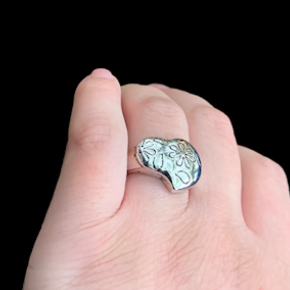 FLOWER RING - Picture 7 of 8